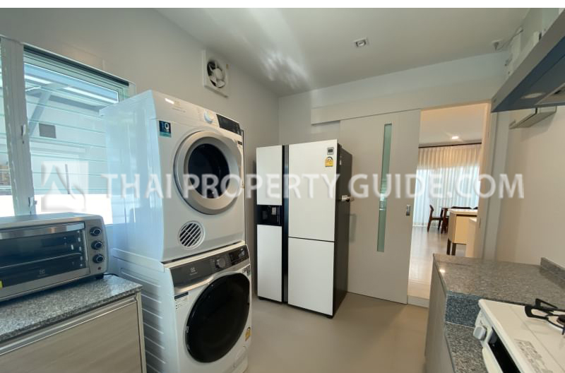 House with Shared Pool in Bangnatrad 